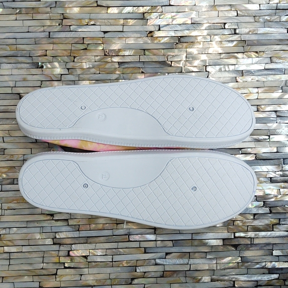 TIE DYE Slip-on Canvas Summer Sneakers - EUC - Size XL - Picture 4 of 6